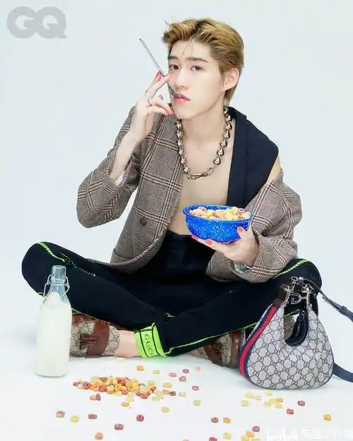 泰国顶流偶像pp krit登国际杂志一展靓丽男铯风情:billkinpp日本音乐