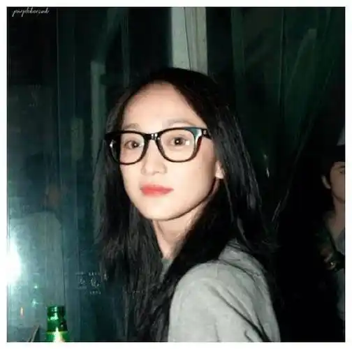 周迅早期素颜有多美?戴眼镜好清纯,34岁那年活得像18岁少女