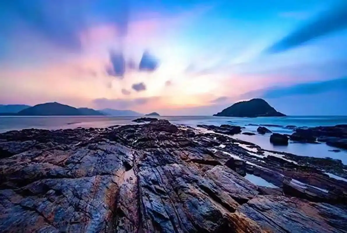 快来跟小明一起徒步惠州最美海岸线"黑排角"吧  穿越黑排角海岸线全长