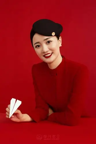 新装绽放"熊猫之路" 四川航空发布第七代空乘制服_本