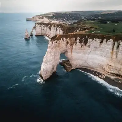 海边风景头像海边陡峭的悬崖图片
