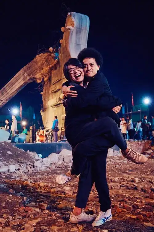 赵英俊去世一年薛之谦一唱他的歌就崩溃大鹏常去他遗书下留言