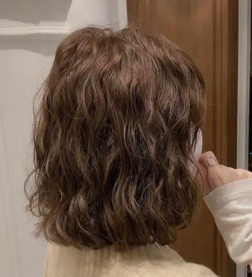 短发俏皮法式卷