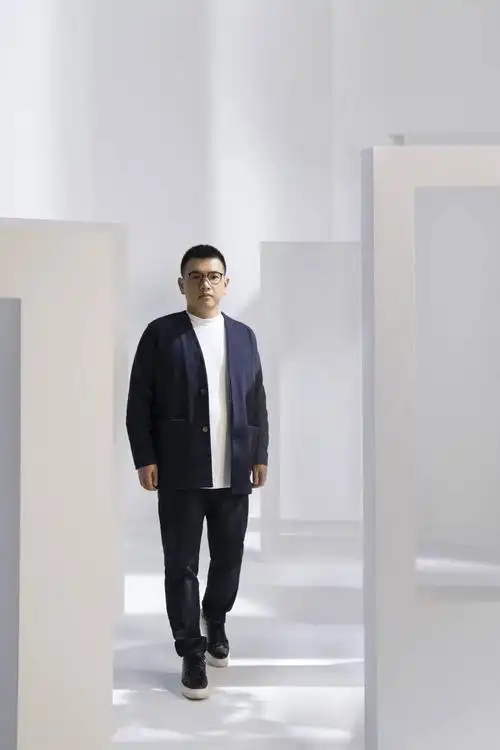 卢克文选择汉是对民族企业脱胎换骨一路向前的最好见证