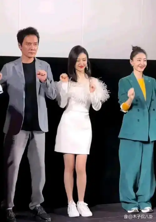 近日,冯绍峰的最新近况曝光,引起了网友们的热议.