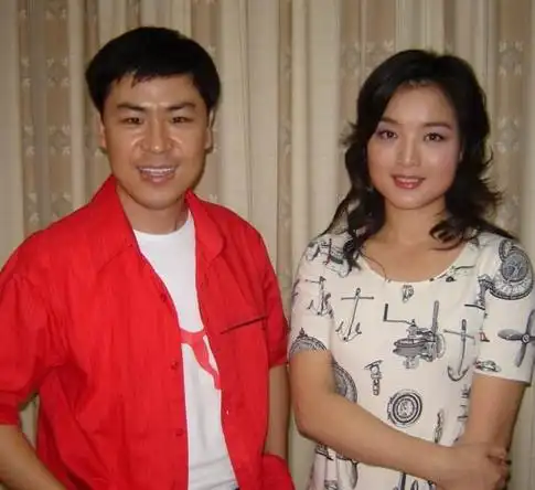 【图】歌手白雪的老公照片被扒 揭秘其婚后的贵妇生活