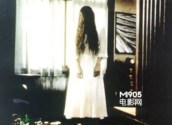 贞子:《午夜凶铃》中从井里爬出来的著名女鬼.