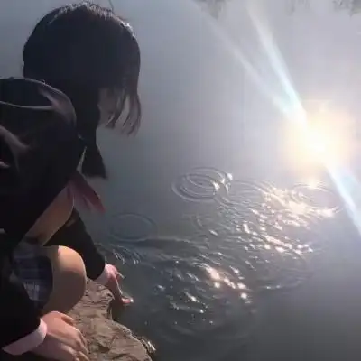 海边氛围感ins风侧面女生头像 干净好看的日暮温柔微信女头_女生头像