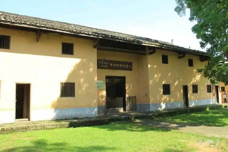 "党史学习教育"作品荐读 ||《信步瑞金》_旧址