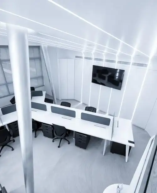 虫洞概念打造未来科技感 89㎡太空创意办公室