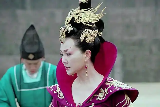 皇后扮演者因被吐槽丑,而发文受委屈,看了她的私照的确漂亮_张定涵