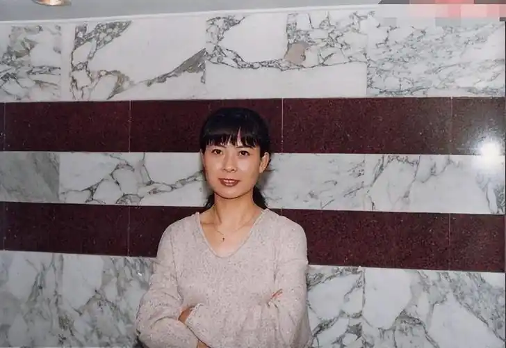 回顾孙凤英嫁二婚梁天替丈夫哥哥还债百万爱丈夫就要爱他家庭