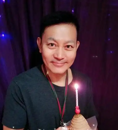 前tvb女星梅小惠,想到曾伟权就很遗憾,没送他最后一程!