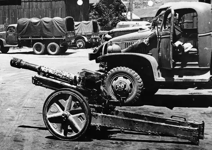 高峰利剑德国gebg36山炮