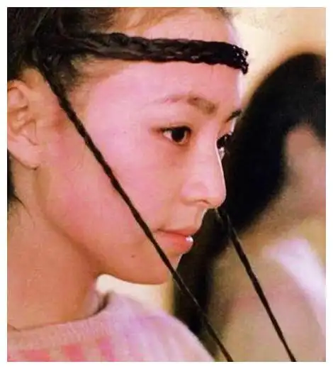 宋丹丹年轻有着天使面孔,魔鬼的火辣身材!怪不得说杨紫不够漂亮