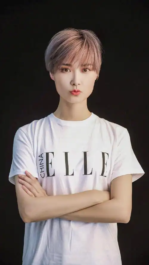 李宇春[超话]# 无修手机壁纸和电脑壁纸. 来自cc小深 - 微博