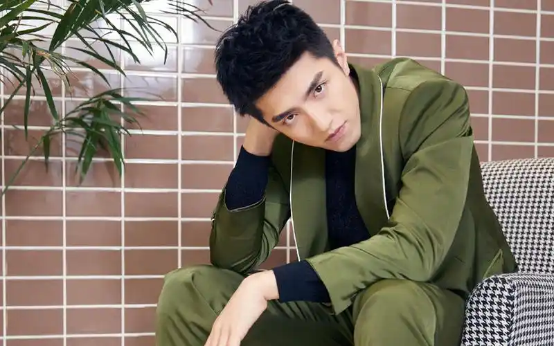 金瀚帅痞撩人时尚街拍图片桌面壁纸高清大图预览1920x1200_大陆明星