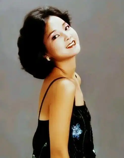 华语乐坛时髦第一人邓丽君