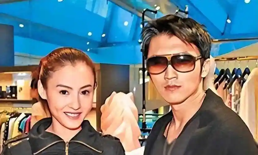 张柏芝与谢霆锋携子赴澳疑云经纪人否认复合真相待揭