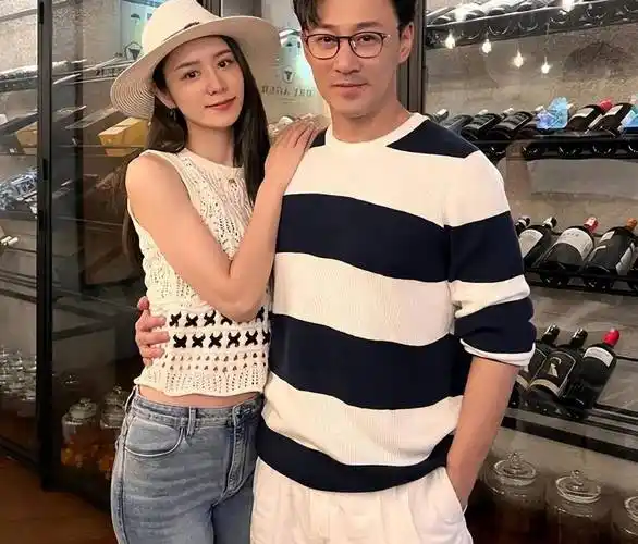 林峯庆带张馨月过二人世界来庆祝结婚四周年,女儿非常可爱_林峰_家庭