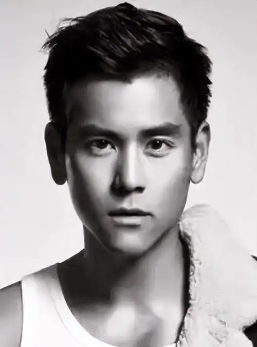 彭于晏上海活动胖到认不出,满脸胡茬好邋遢,一句话透变化原因!