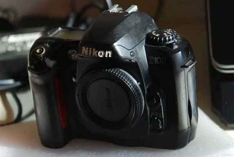 出售一个本网收的尼康d100 380元