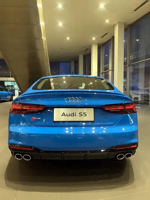 奥迪s530tsportback流光蓝红内现车平价销售