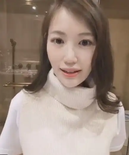 马蓉秀好形象,网友问,捐钱了吗?