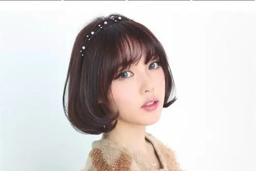 鹅蛋脸女生短头发剪空气刘海图片