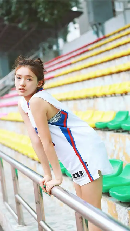 林允篮球服运动写真壁纸