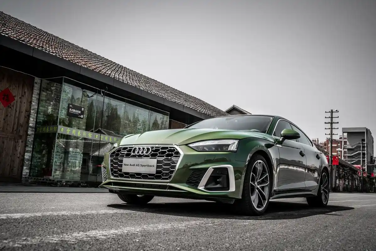 试驾奥迪a5 sportback:多加5万买个溜背,到底值不值?