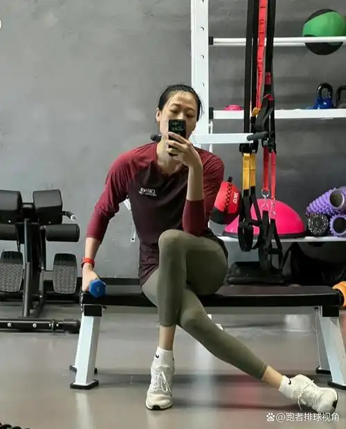 刘晏含是一名网红排球运动员,自从跟随天津女排拿到第14个联赛冠军