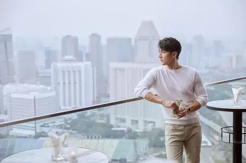 9 型男吴尊最新写真曝光  完美身材演绎经典黑白色系