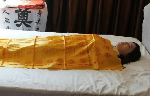 为遗体做好整容等相关的善后工作