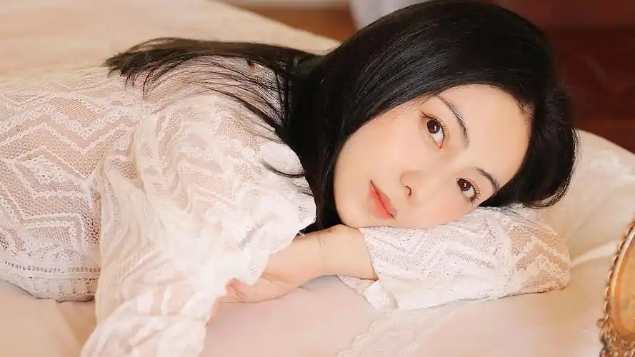 温柔十足的小姐姐-美女壁纸 - 壁纸家