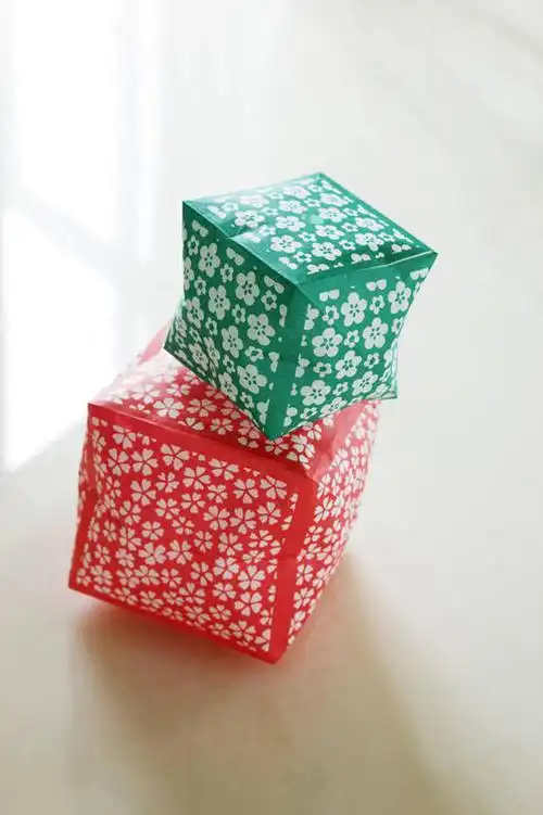 特写,白天,白色背景,静物,阴影,反射,图形,影子,几何,立方体,正方体