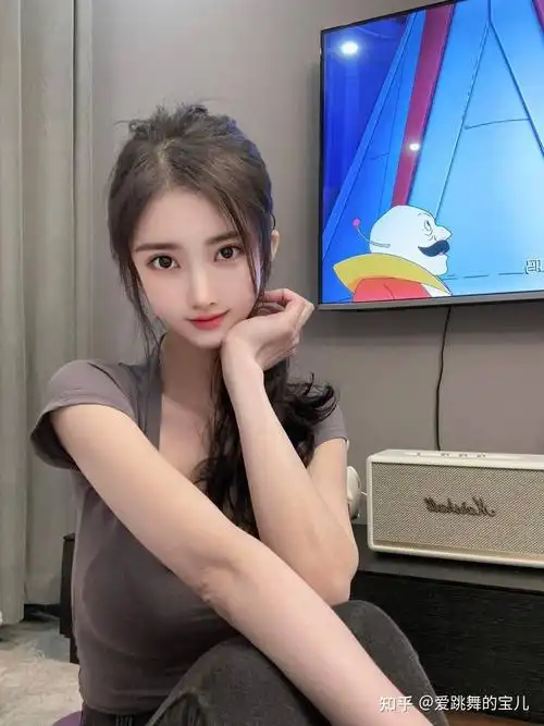 有一个超级漂亮的女朋友是一种什么体验