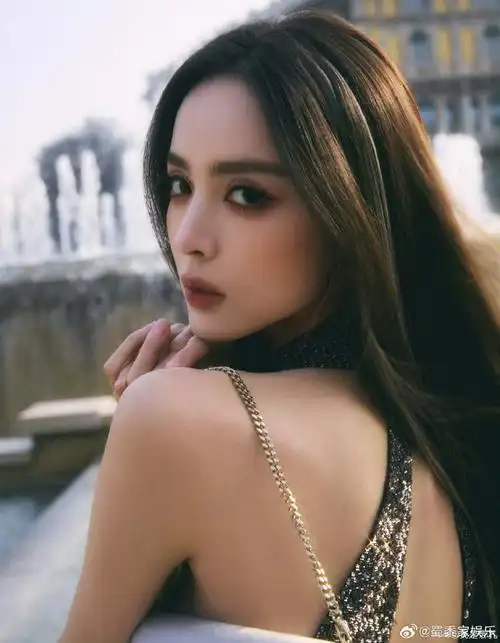 娜扎冷艳风##娜扎冷艳烟熏红唇妆