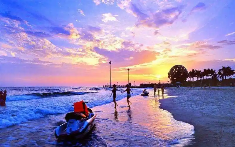 小伙春节实拍广西北海银滩,天下第一海滩,免费开放后人山人海