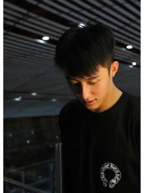 黄景瑜氛围感大帅哥