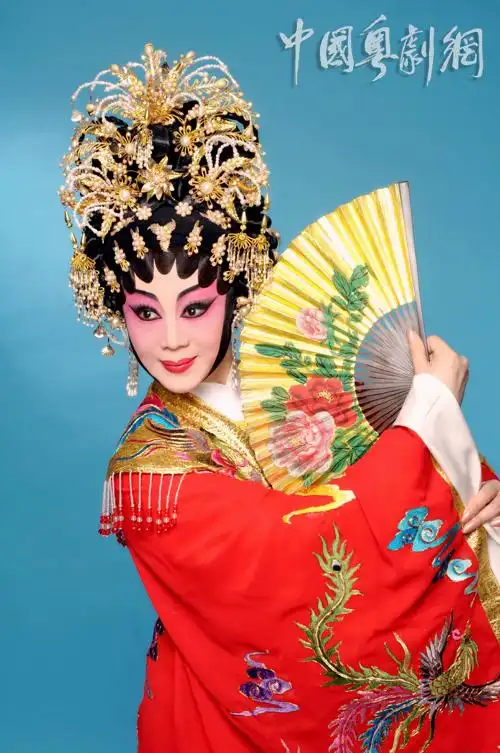 陈韵红演出照2011年7月起陈韵红担纲广州粤剧院花旦,并伙拍刚刚获得"