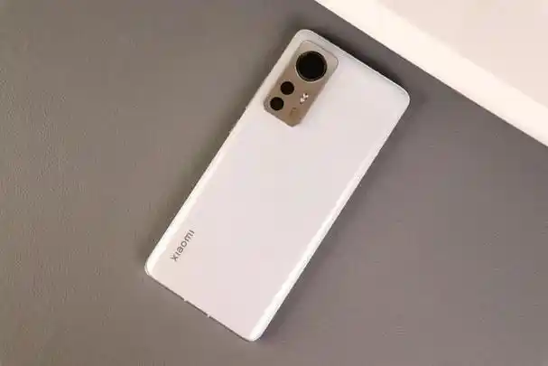 近期降价力度最大的三款手机,最高已降2135元,现在入手超划算