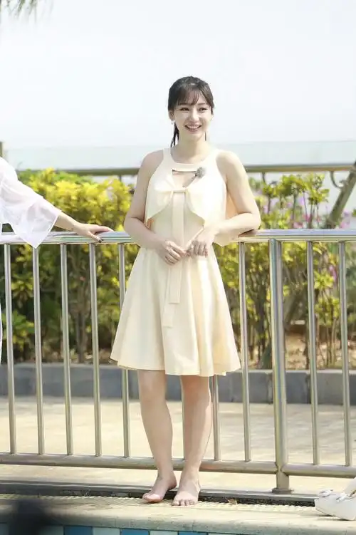 女神柳岩综艺名场面,这丰满的身材让人挪不开眼睛