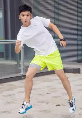 董子健焦俊艳j一刻做自己 青春就j范儿