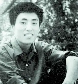 年轻时的张艺谋(3 /36张)