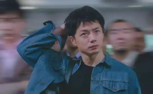 高二的时候,段奕宏就报考了中央戏剧学院表演系,但非常遗憾的是,这条