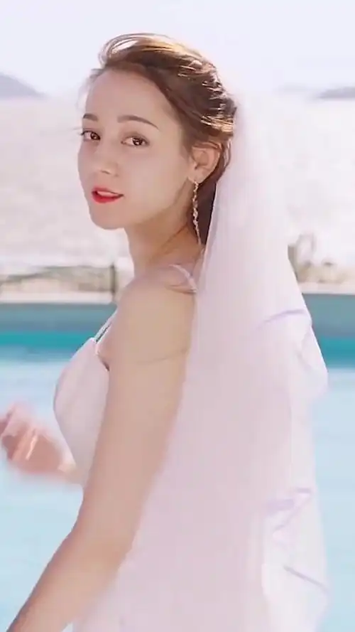 幸福触手可及,看看迪丽热巴的婚纱照吧,你get到她的美吗