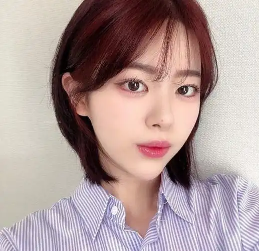 超好看的减龄齐脖短发