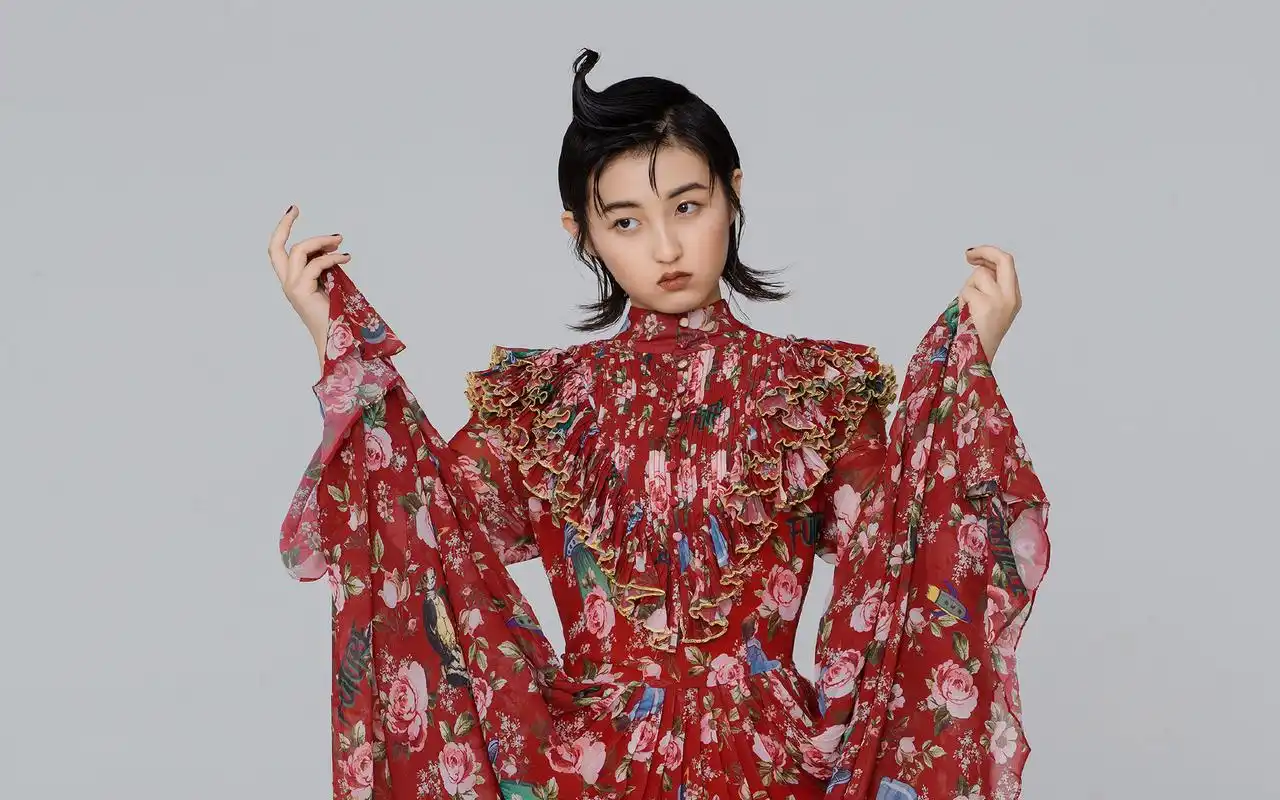 张子枫杂志写真高清电脑桌面壁纸