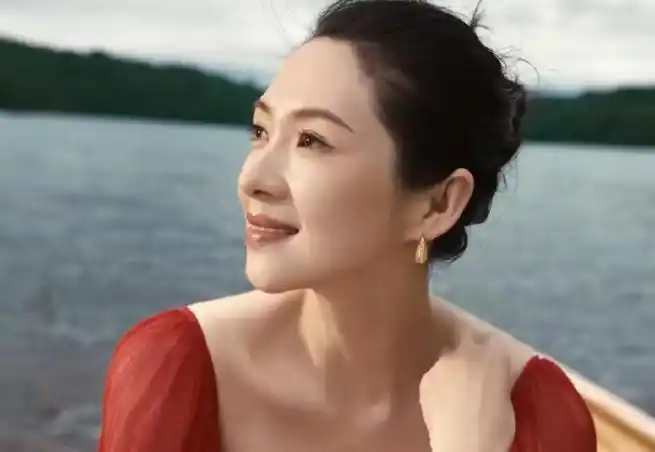 #章子怡戛纳红毯##高级感还得看章子怡##戛纳为章子怡清场#